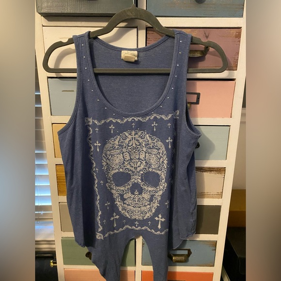 Soft rhinestone graphic tie tank - Picture 2 of 7